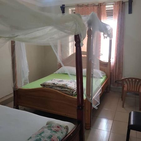 NEW AFRICAN VILLAGE Entebbe Exterior foto